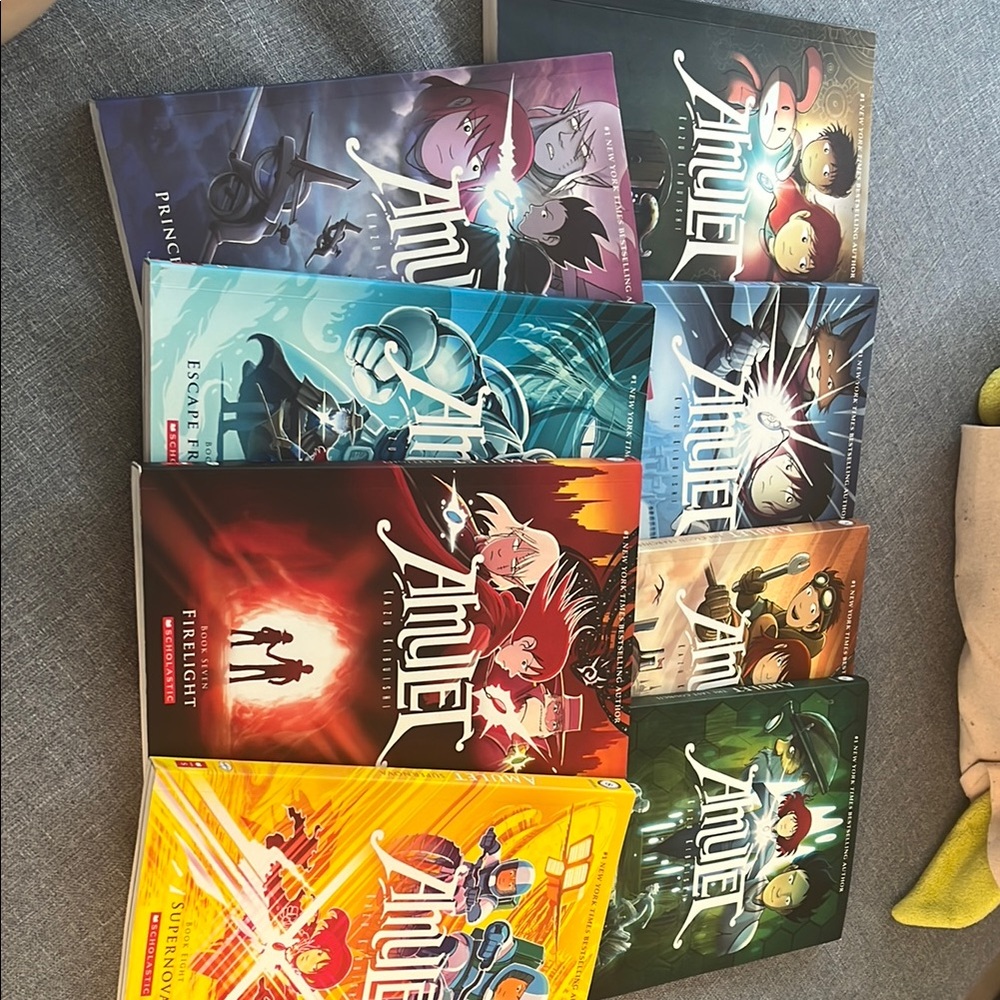 AMULET book set 1-8 set